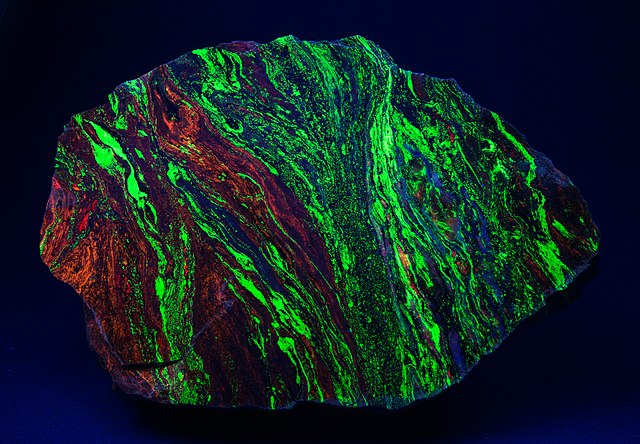 fluorescing rock