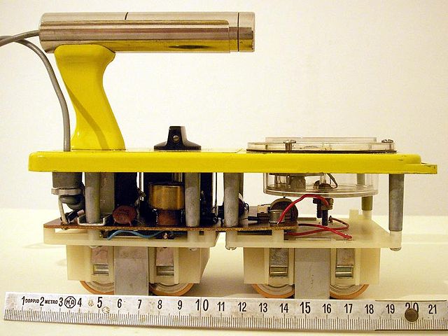 cd v-700 vintage geiger counter